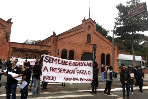 Protesto na cinemateca brasileira 