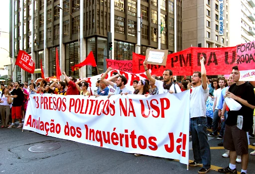 Protesto de estudantes na Paulista em 2011