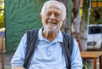 O escritor Victor Leonardi em setembro de 2025