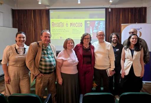 Membros do Cemap na abertura da exposição "Resistir é preciso"